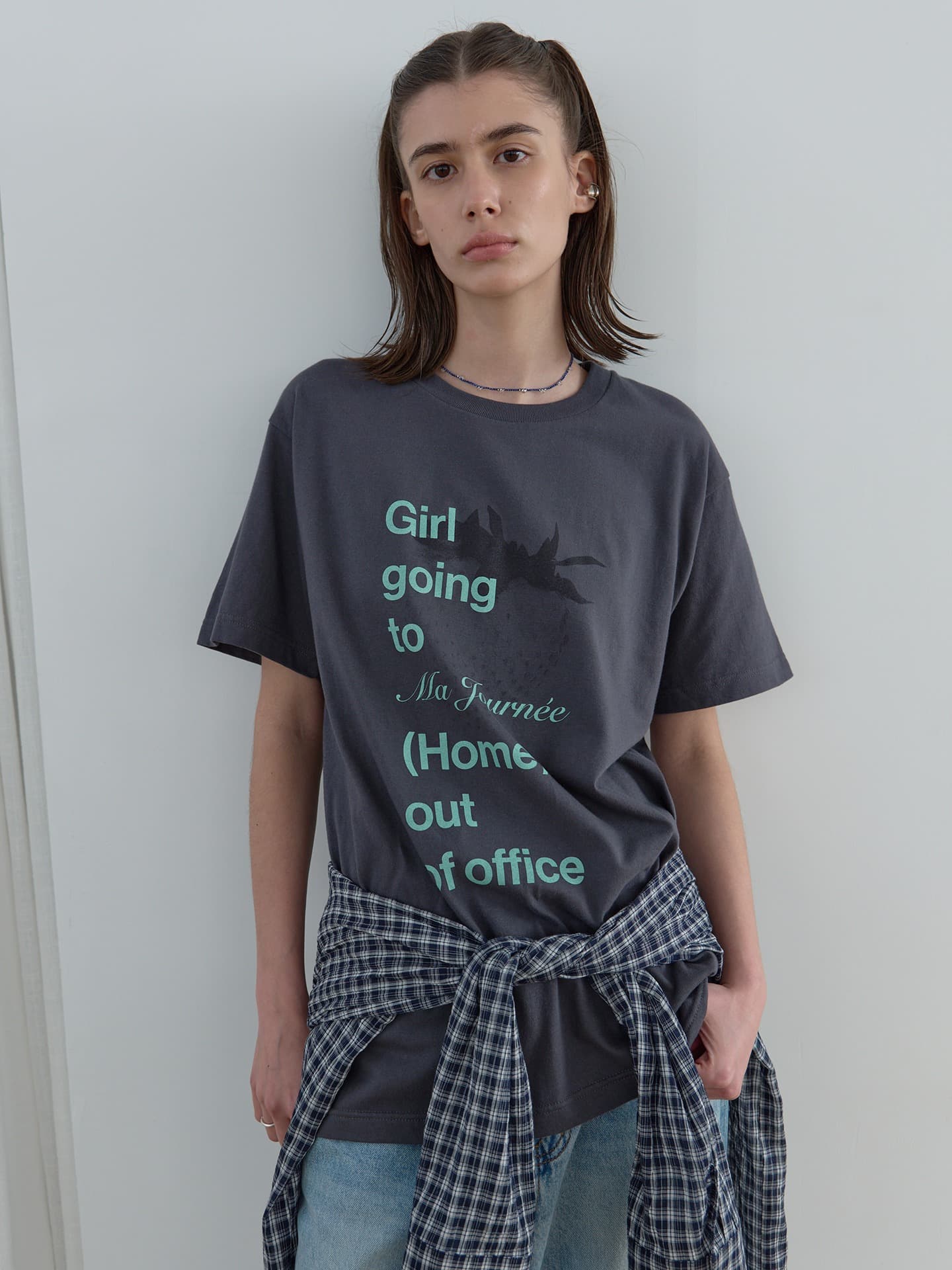 M STRAWBERRY SHORT SLEEVE T-SHIRT_CHARCOAL