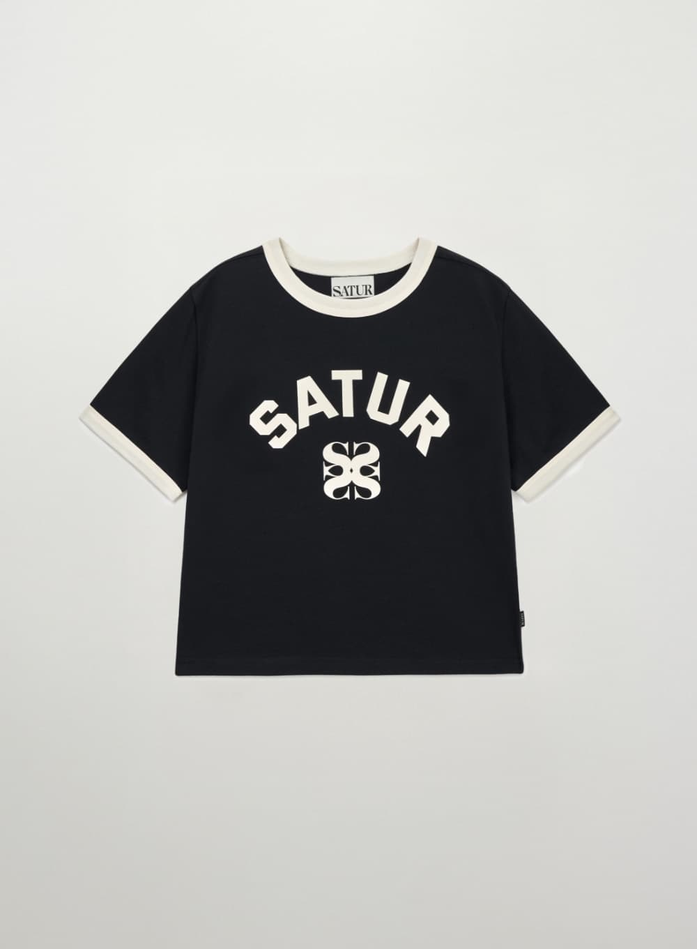 (W) Arch Logo Ringer T-Shirt - Black