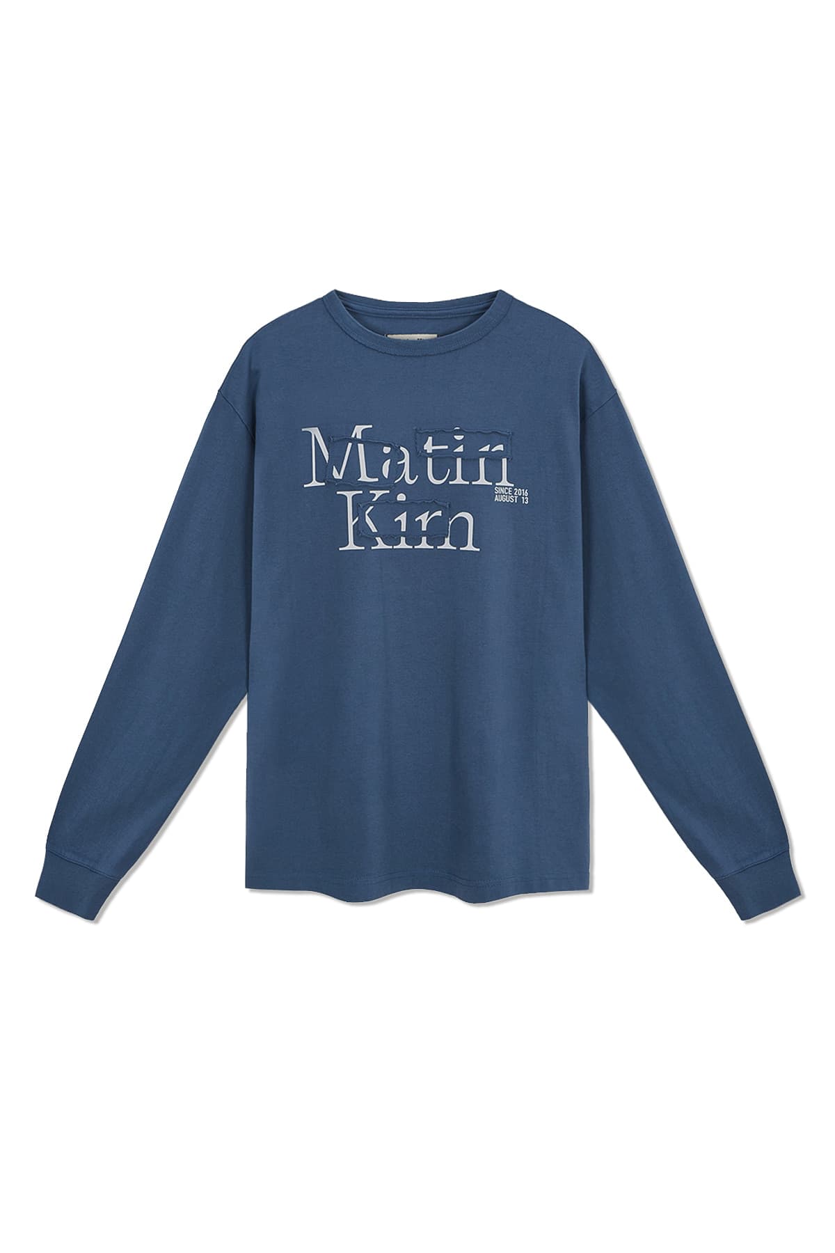 PATCH GRAPHIC LONG SLEEVE TOP IN SMOKE BLUE
