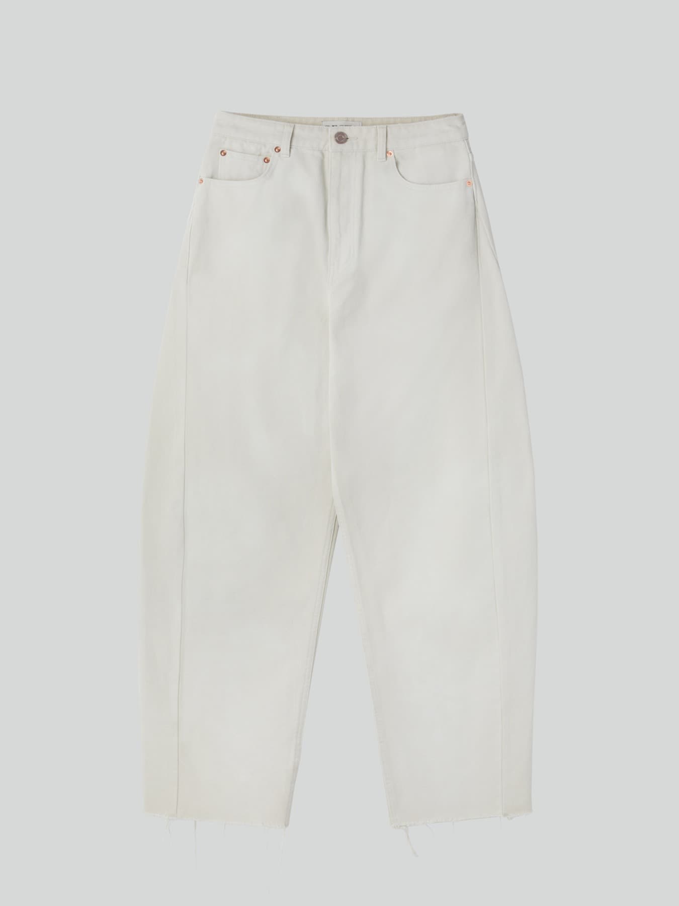 PAINTED DETAIL CURVED DENIM PANTS (ECRU)