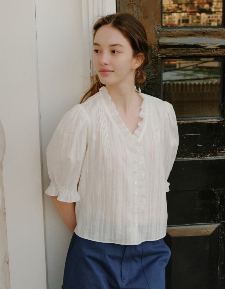 pintuck frill v neck blouse - white