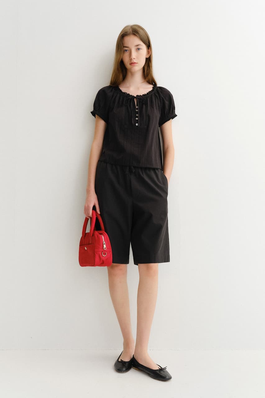 RIBBONED SHIRRING BLOUSE BLACK_UDBL6B224BK