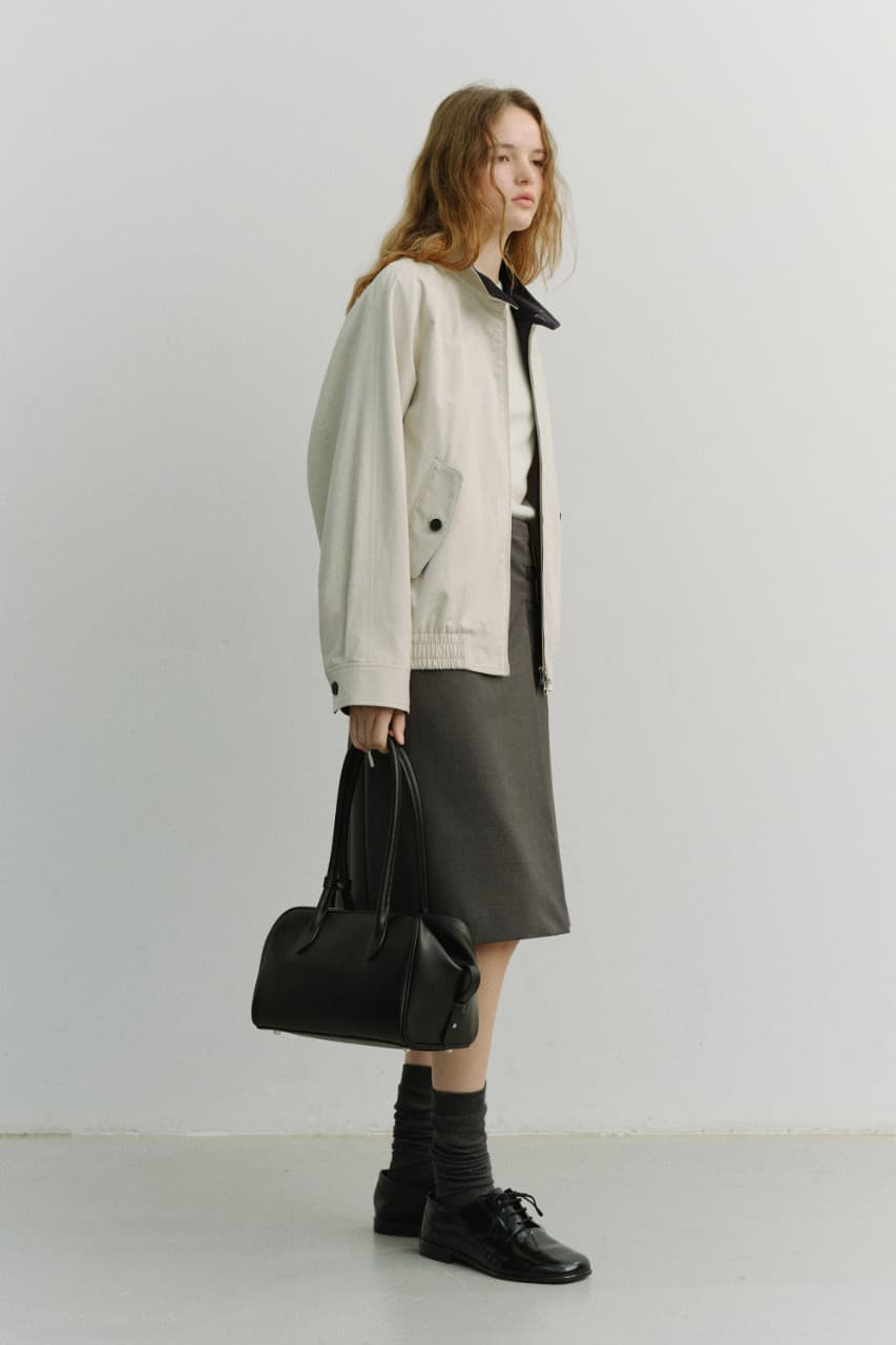 SOFT FRAME COMPACT SHOULDER BAG BLACK_UDBA6E210BK