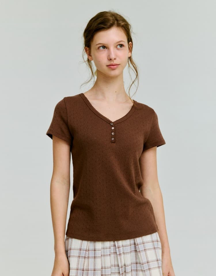 eyelet v-neck cap sleeve t-shirt - brown