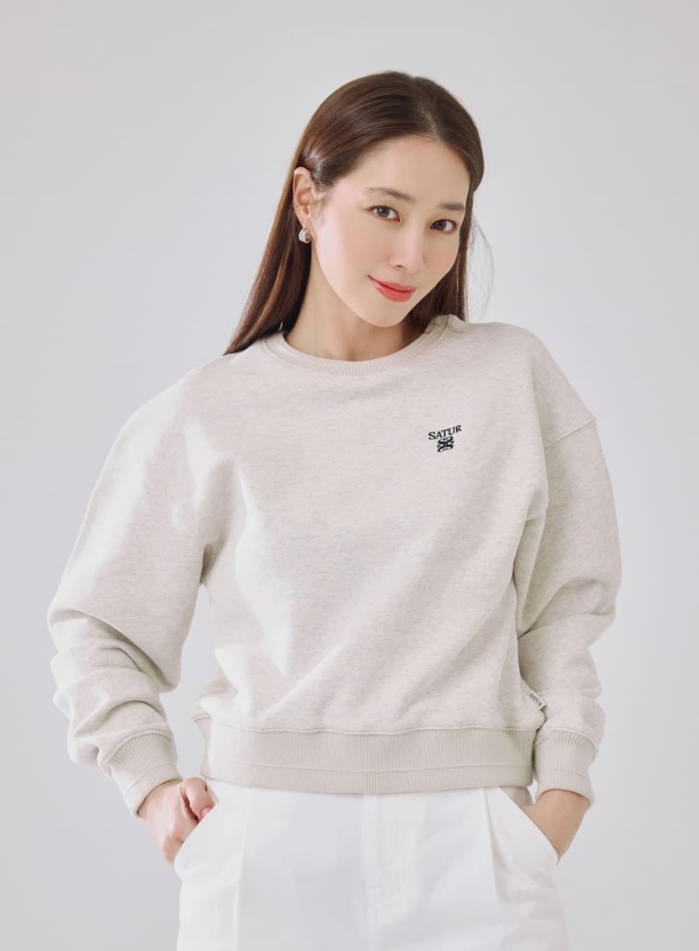 (W) Loren Small Logo Basic Crop Sweatshirt - Oatmeal