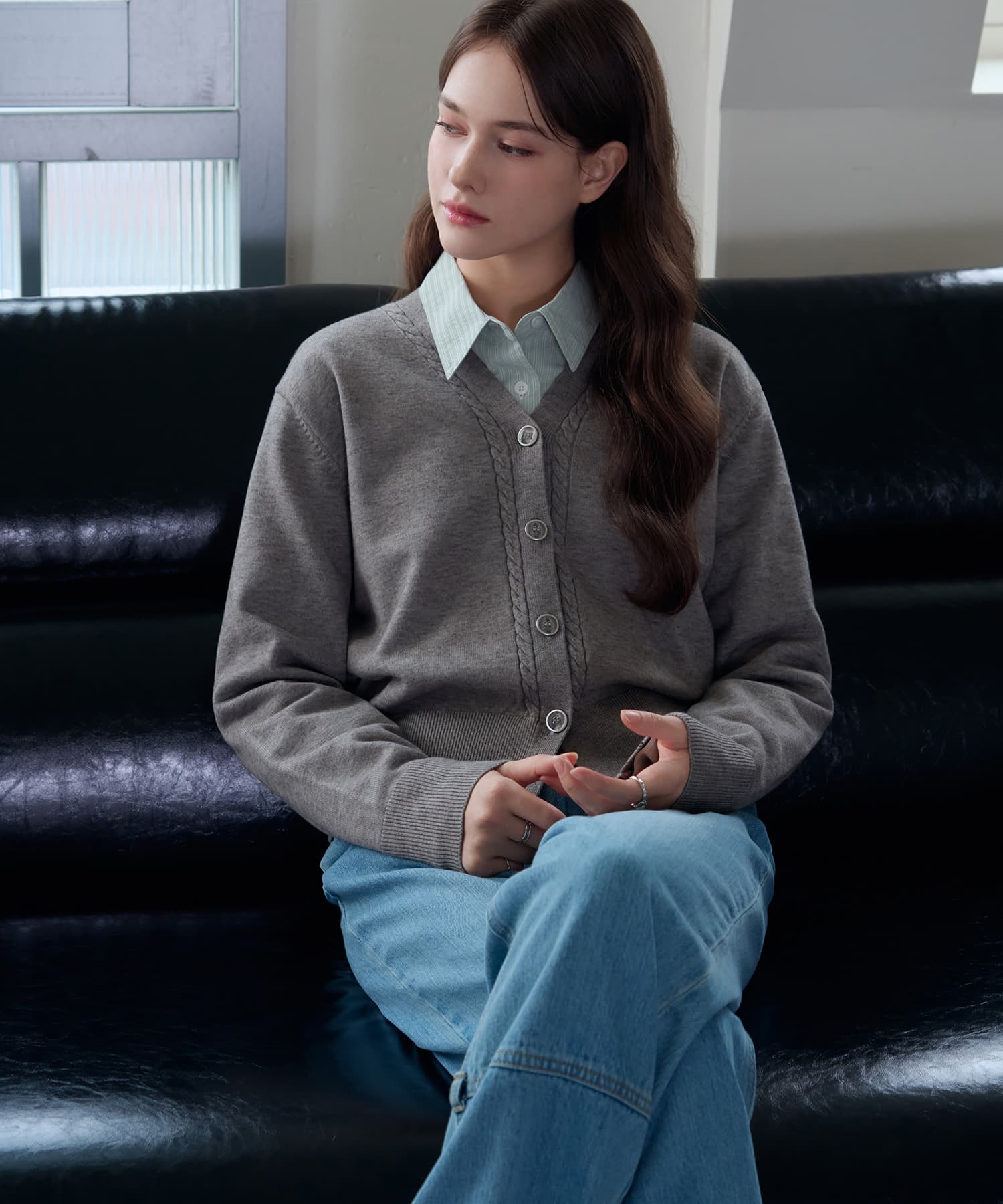 미니멀 케이블 브이넥 가디건 [M.GREY]