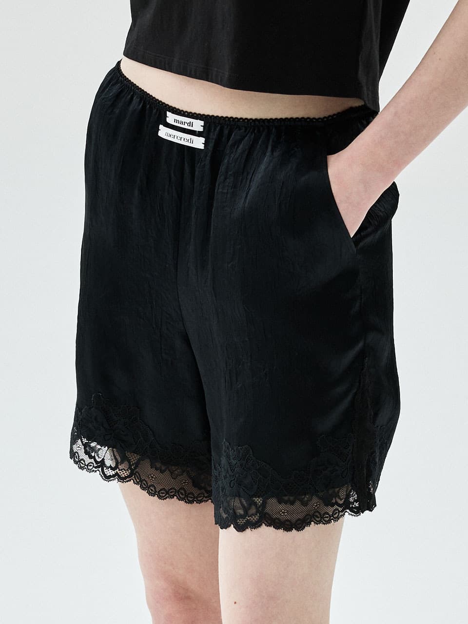 SATIN SHORTS DOUBLE LABEL LACE_BLACK