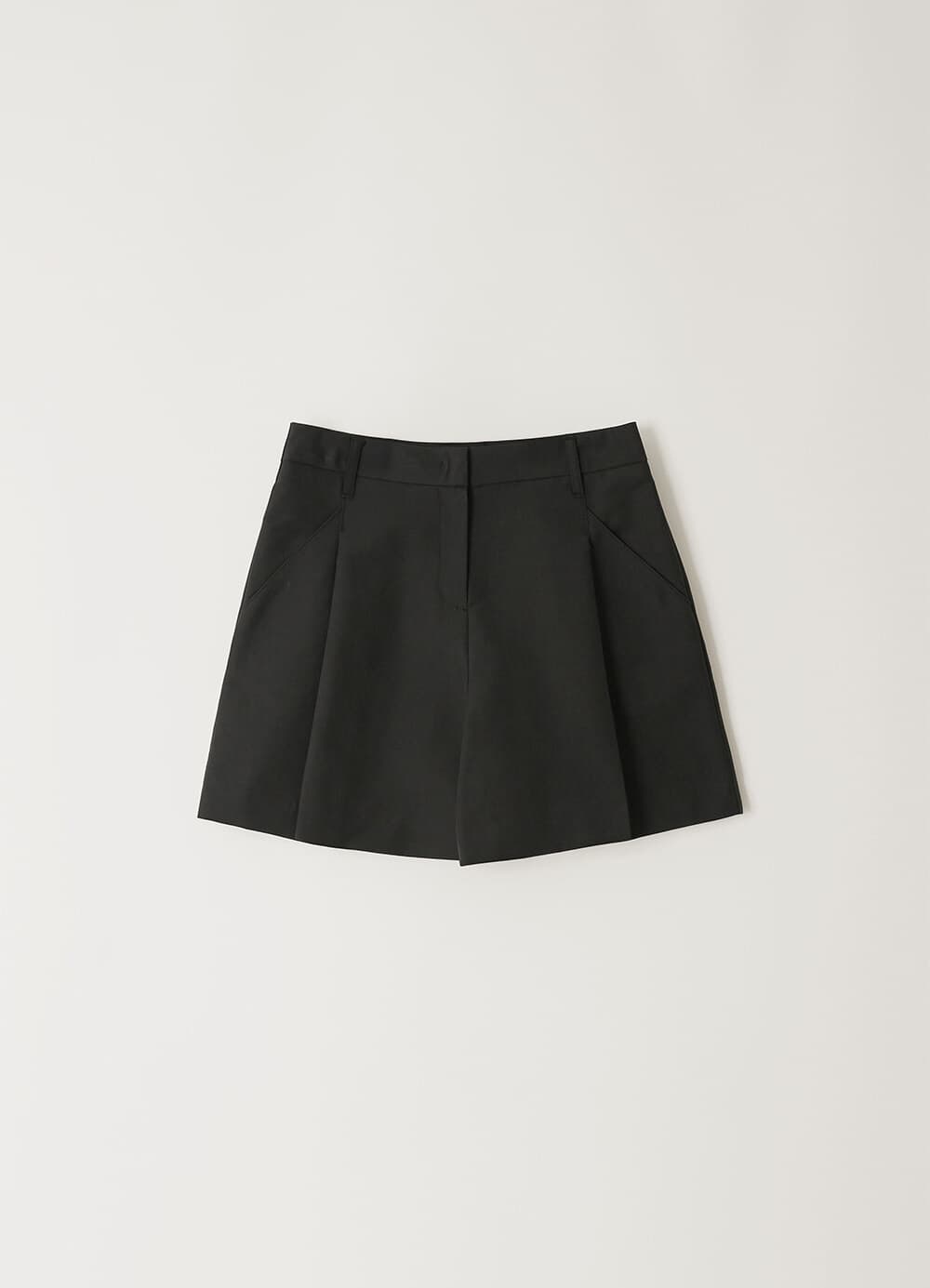 Flare Pleats Half Pants - Black