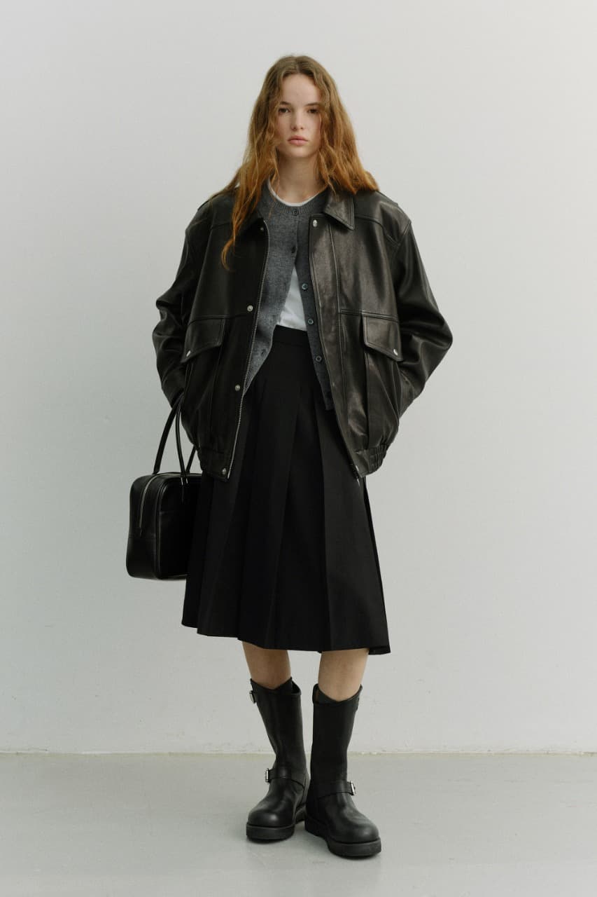 VOLUME PLEATS MIDI SKIRT BLACK_UDSK6A204BK