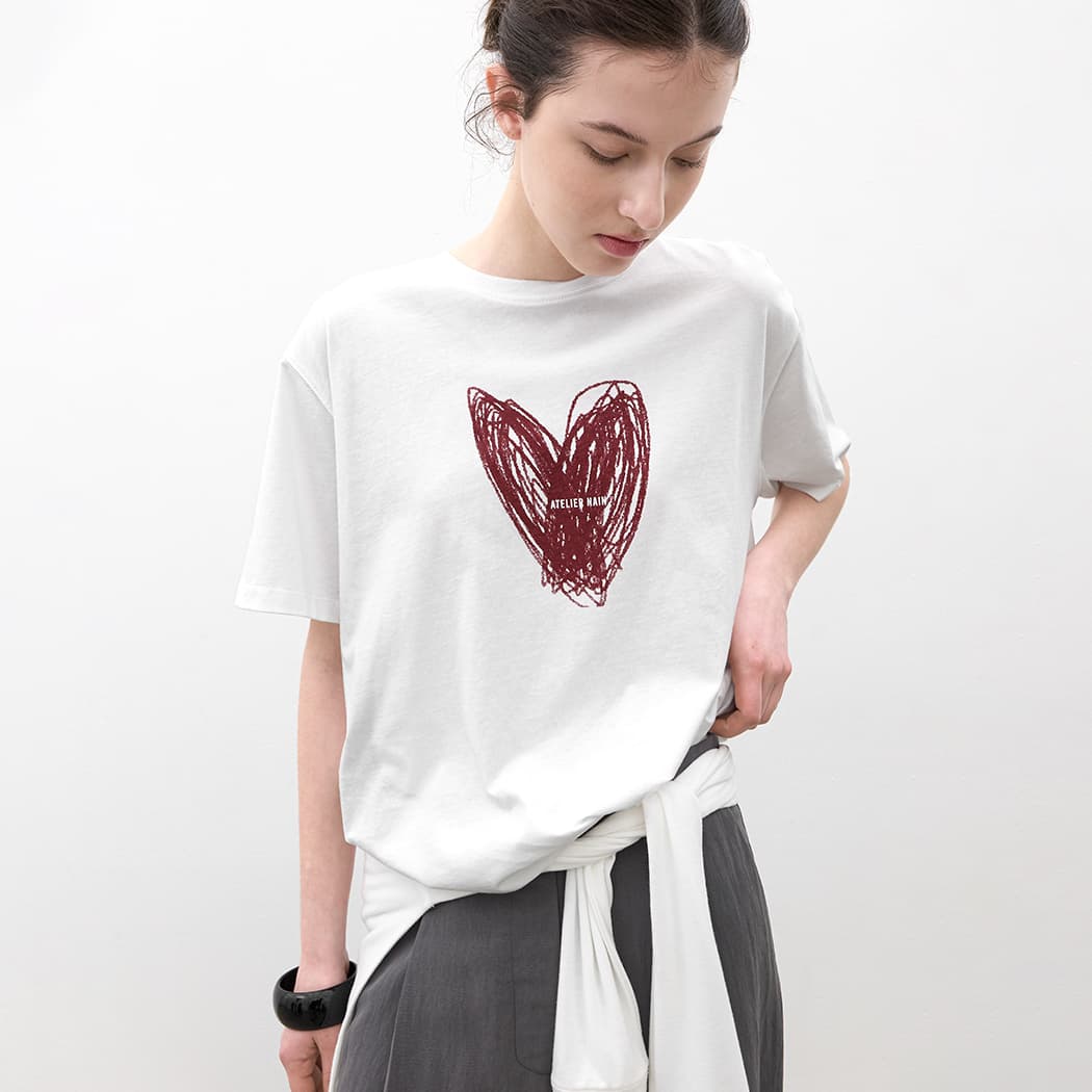 (T-7200)HEART DRAWING OVER BOX TEE