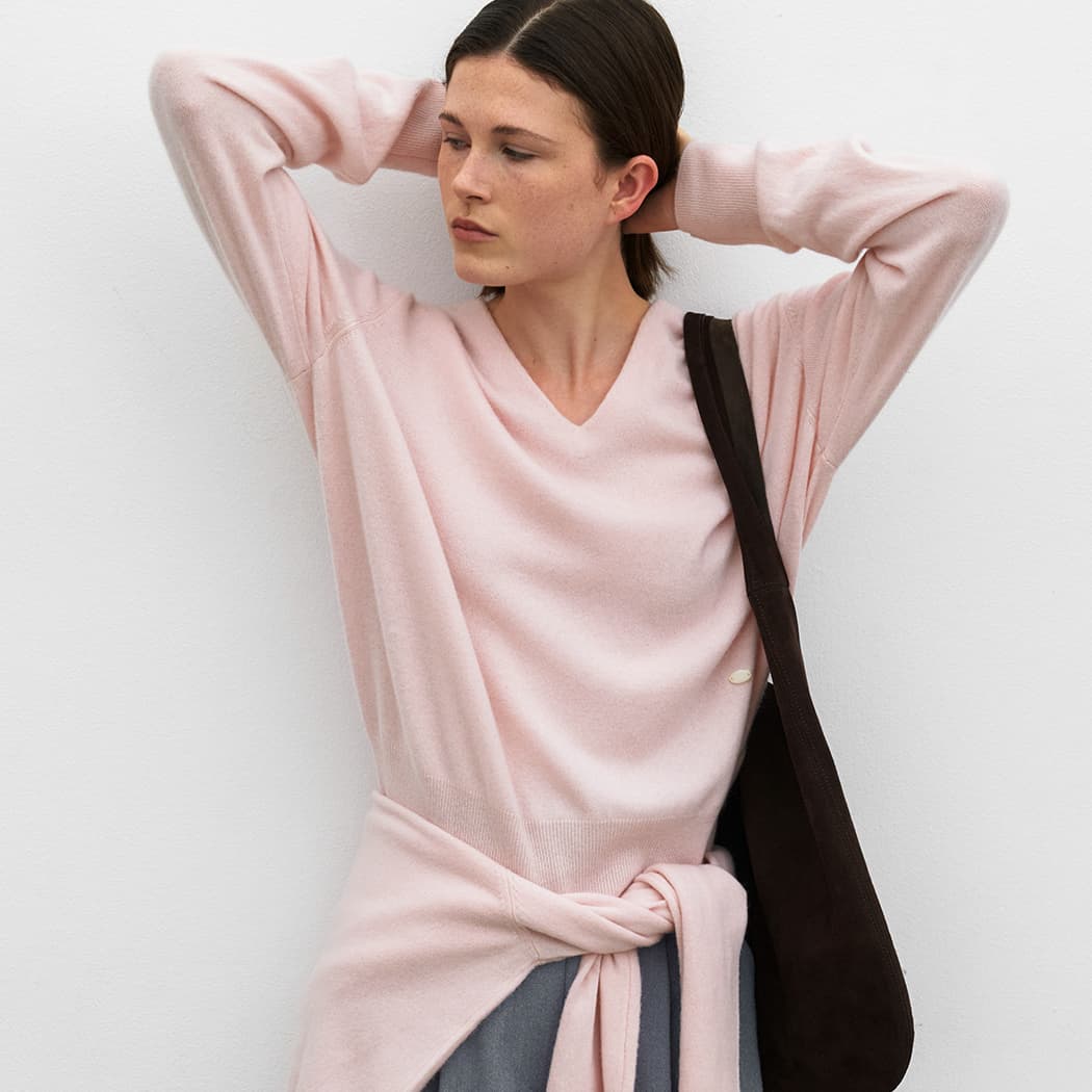 (T-7125)ESSENTIAL CASHMERE DEEP V-NECK KNIT