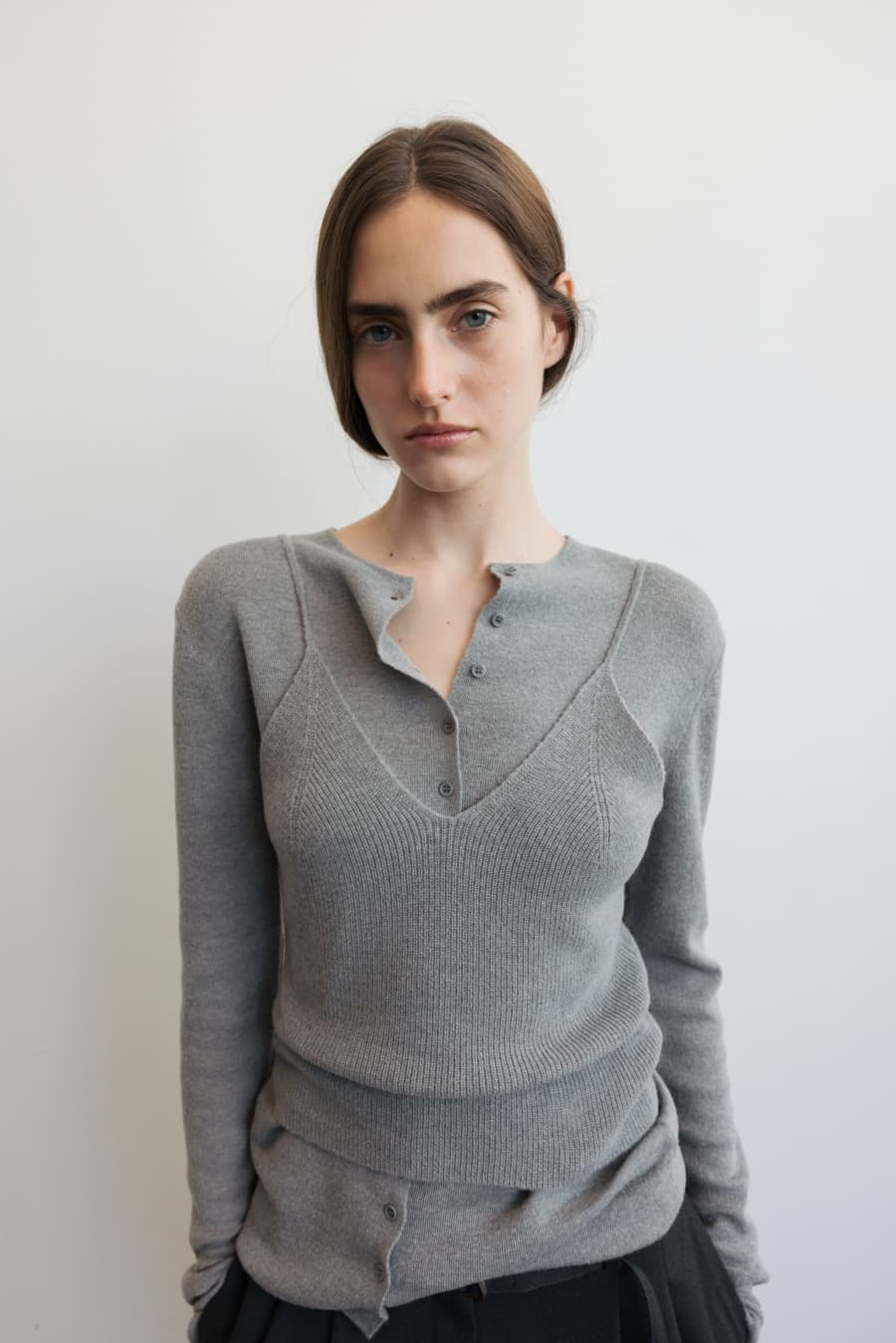 ANNE SLEEVELESS KNIT TOP [GREY]