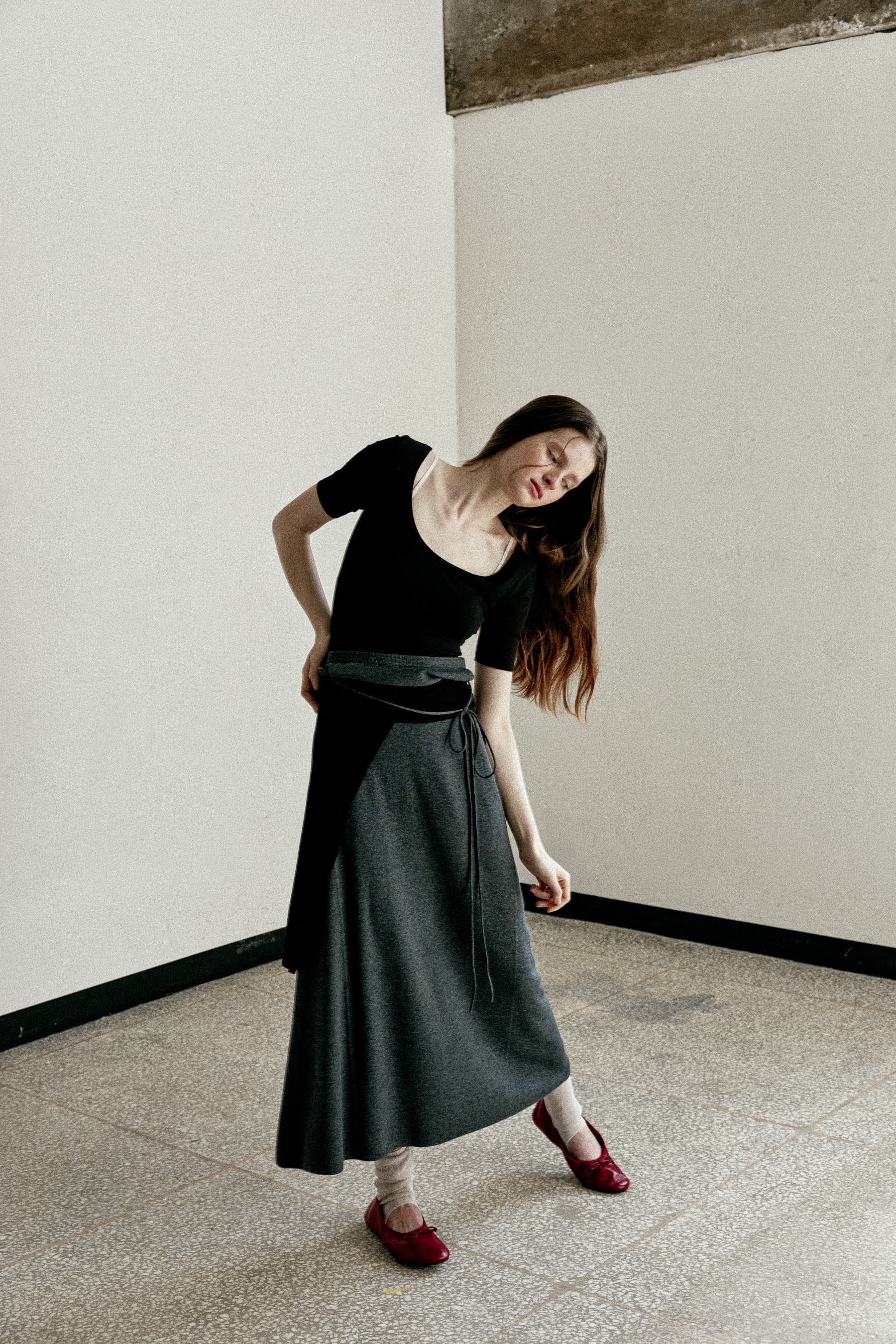 REFINED MAXI LONG SKIRT [GREY]