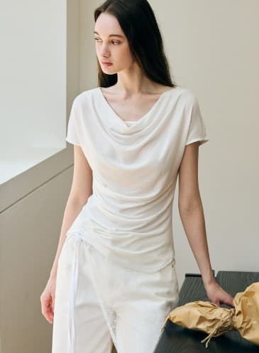 언발란스 턱 드레이피 티셔츠 [WHITE]