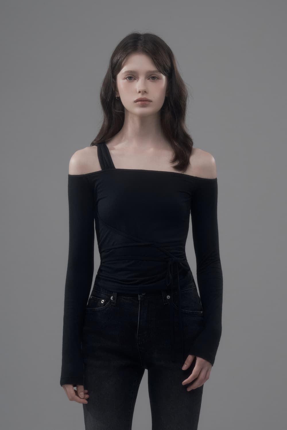 Aria Off Shoulder T-Shirt - Black