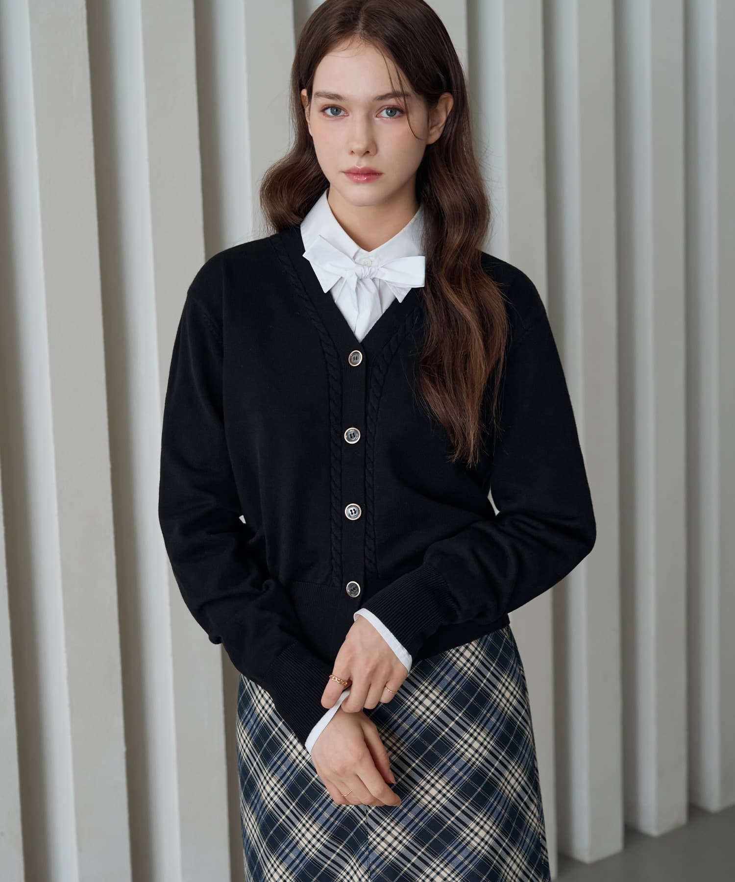 미니멀 케이블 브이넥 가디건 [BLACK]
