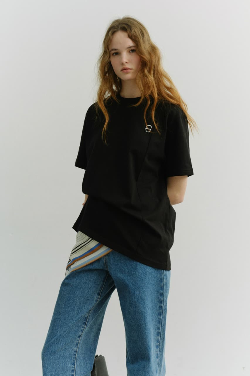UNISEX LOGO CREASE T-SHIRT BLACK_UDTS6A111BK