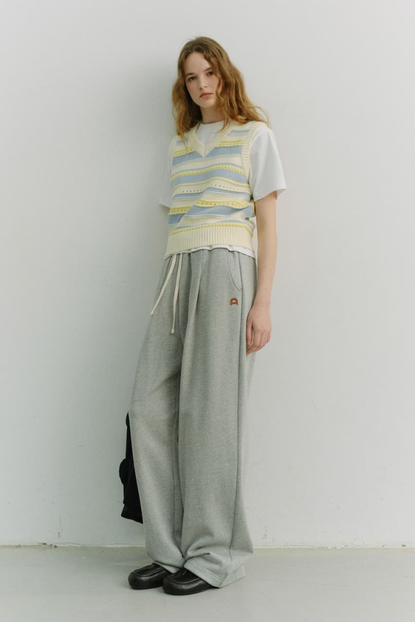 UNISEX LEATHER LOGO WIDE SWEAT PANTS MELANGE GREY_UDPA6A102G2