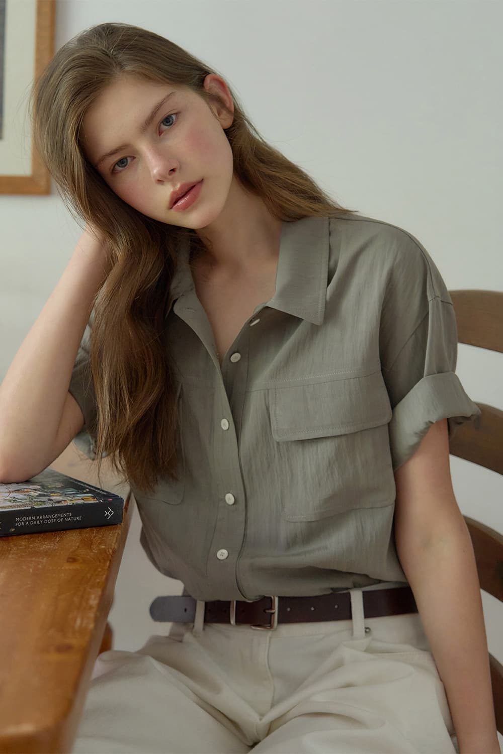 Viscose flow two-pocket shirt S/khaki [N6PSBL06]