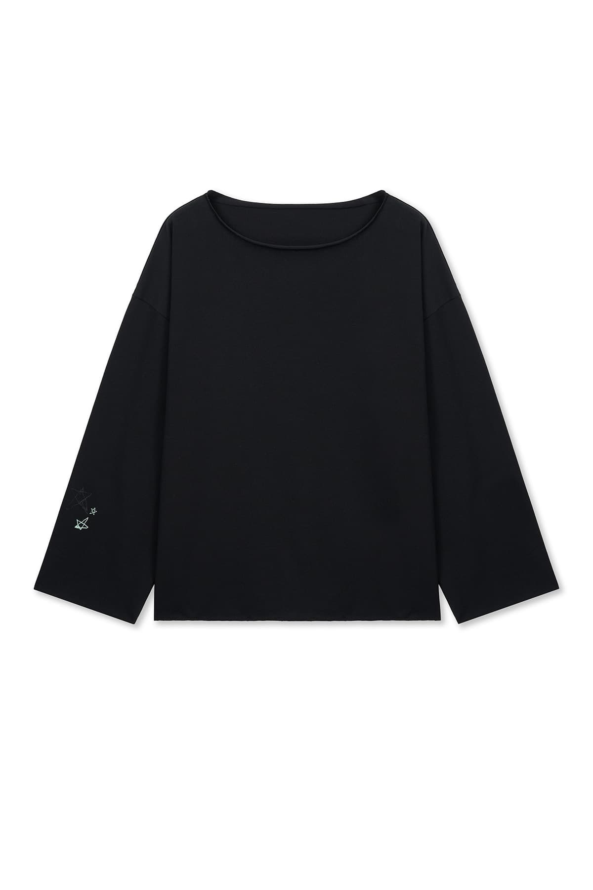 RAW HEM FINISHED BOAT NECK TOP IN BLACK