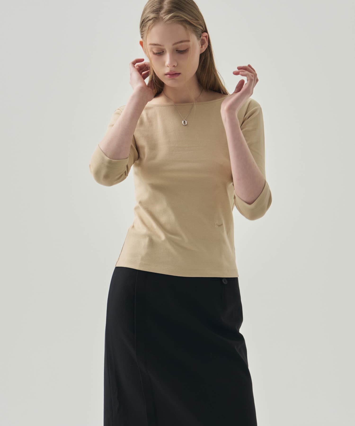 소프트 베이직 보트넥 티셔츠 [BEIGE]