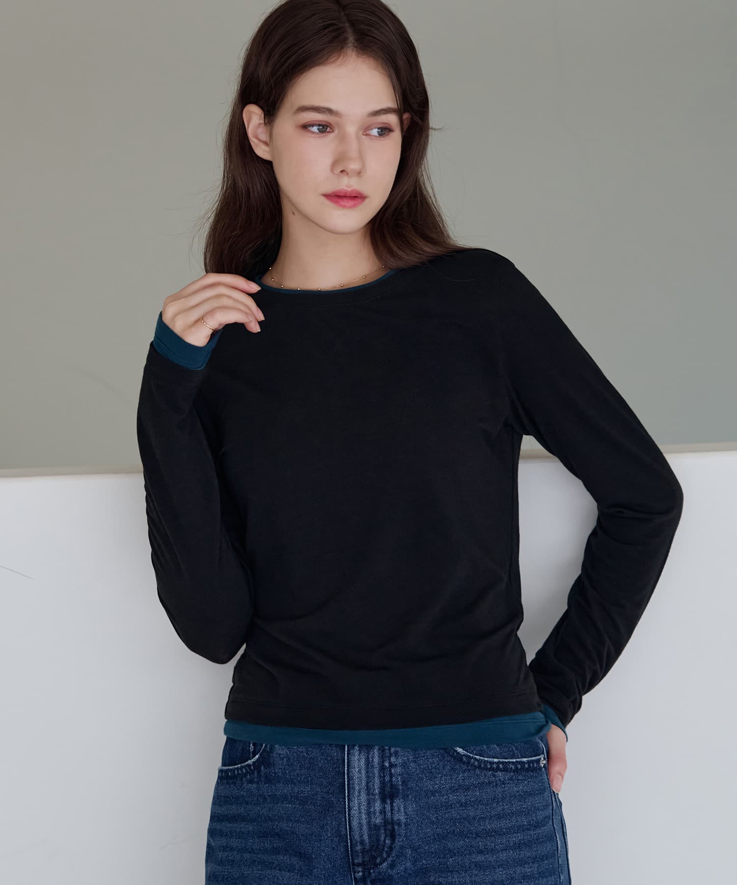 내추럴 레이어드 롱 슬리브 티셔츠 [BLACK]