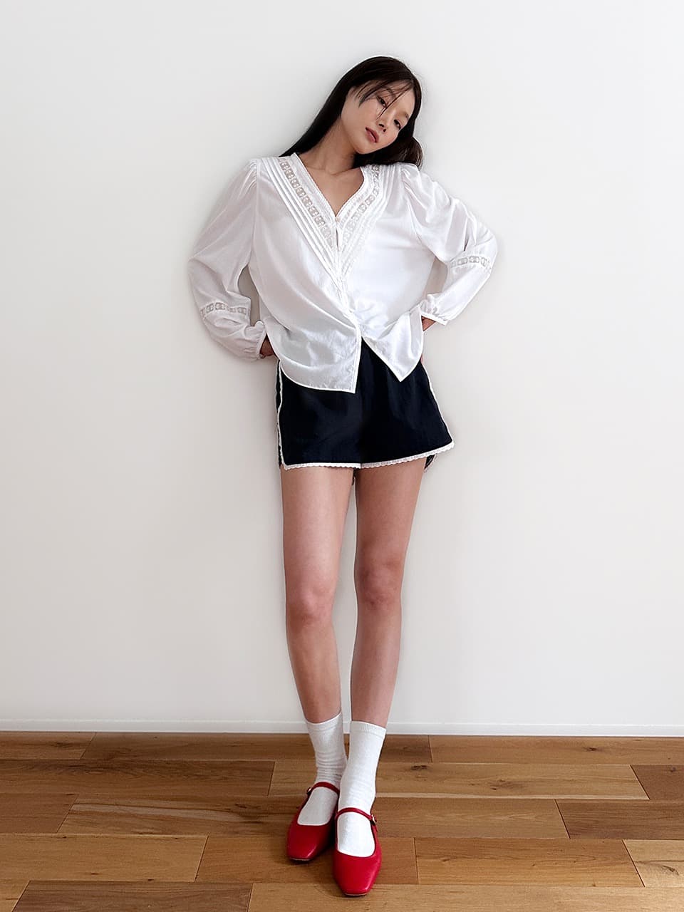 ROUND LACE SHORTS (NAVY)