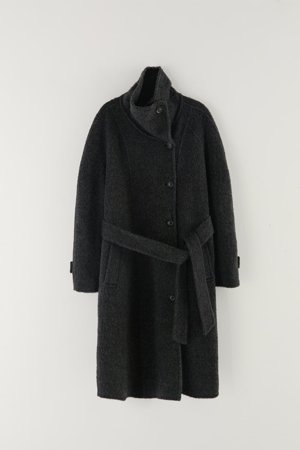 수리 알파카 핸드메이드 하이넥 코트 CHARCOAL