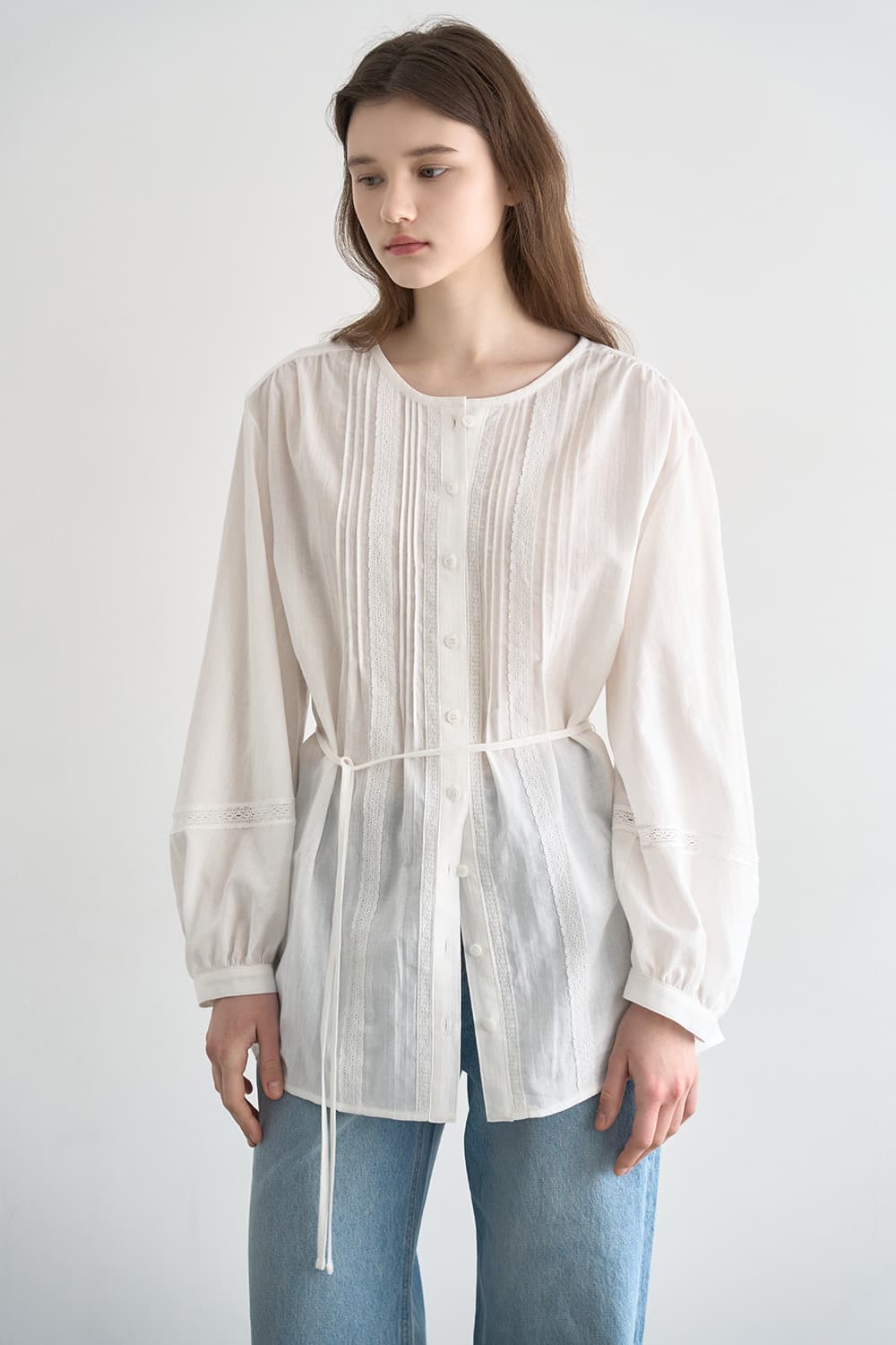 Pintuck lace-patch long blouse White/ST [N6PSBL04]