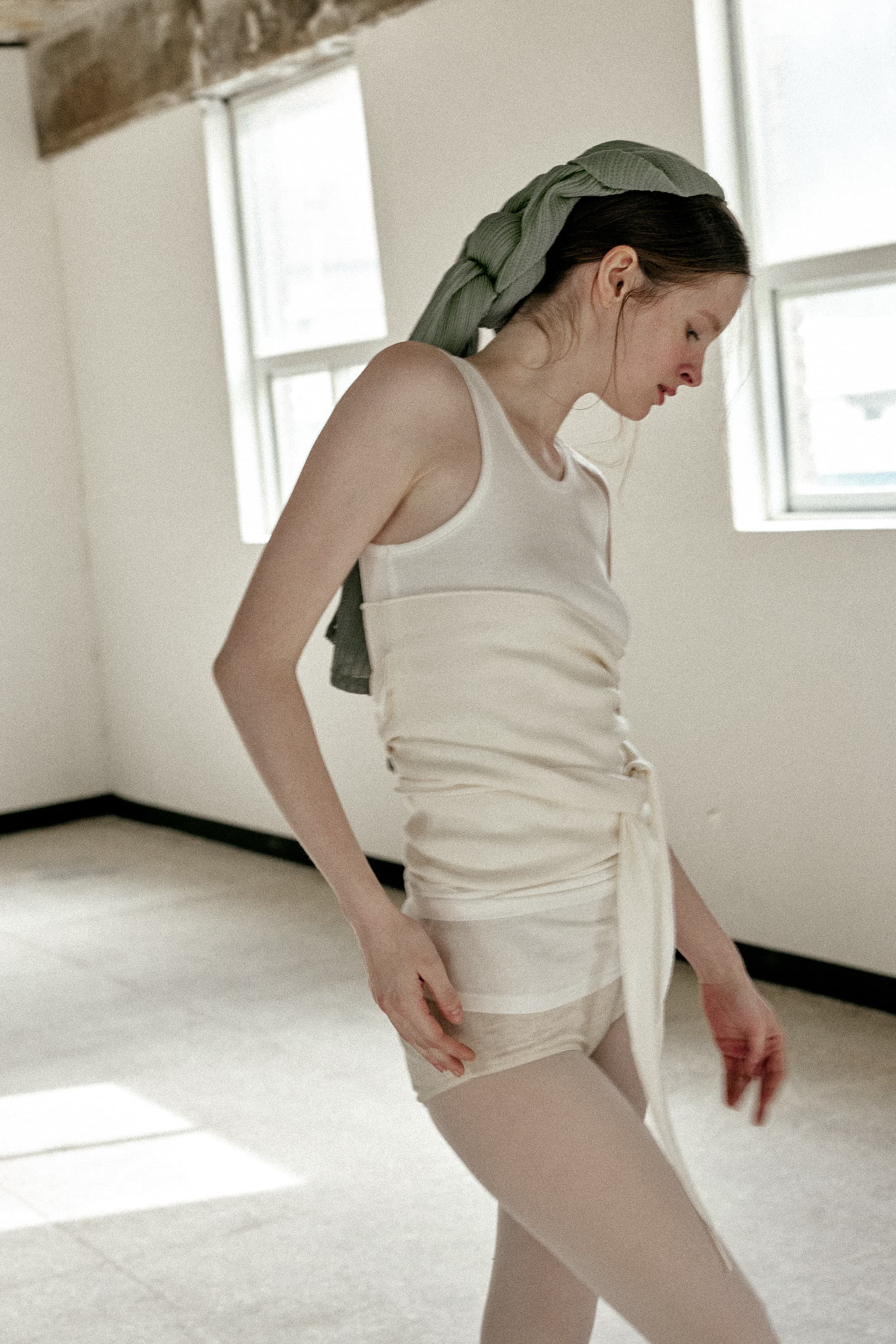 COTTON RIBBED SLEEVELESS TOP [WHITE]