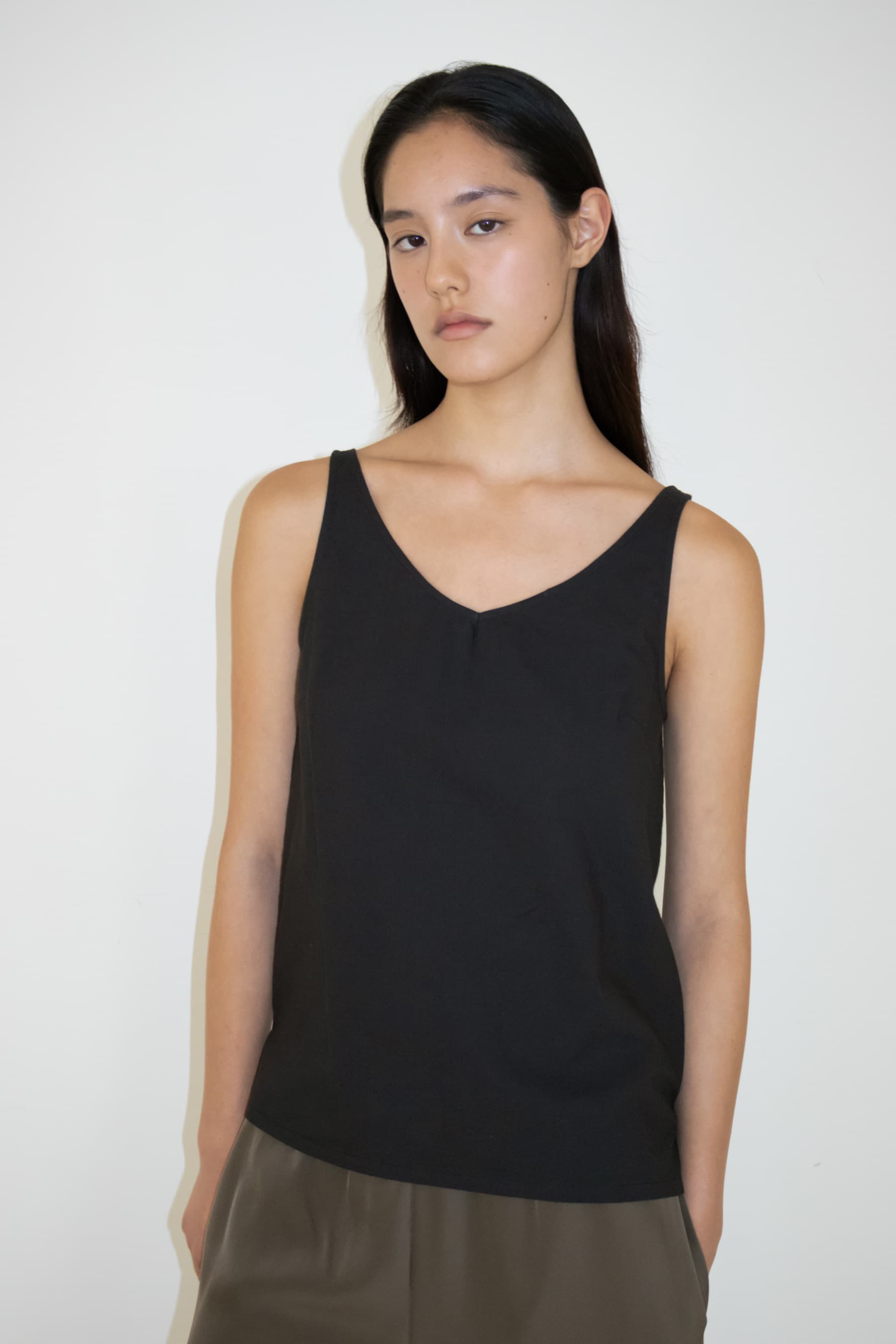 Airy Cotton Sleeveless Top (Black)