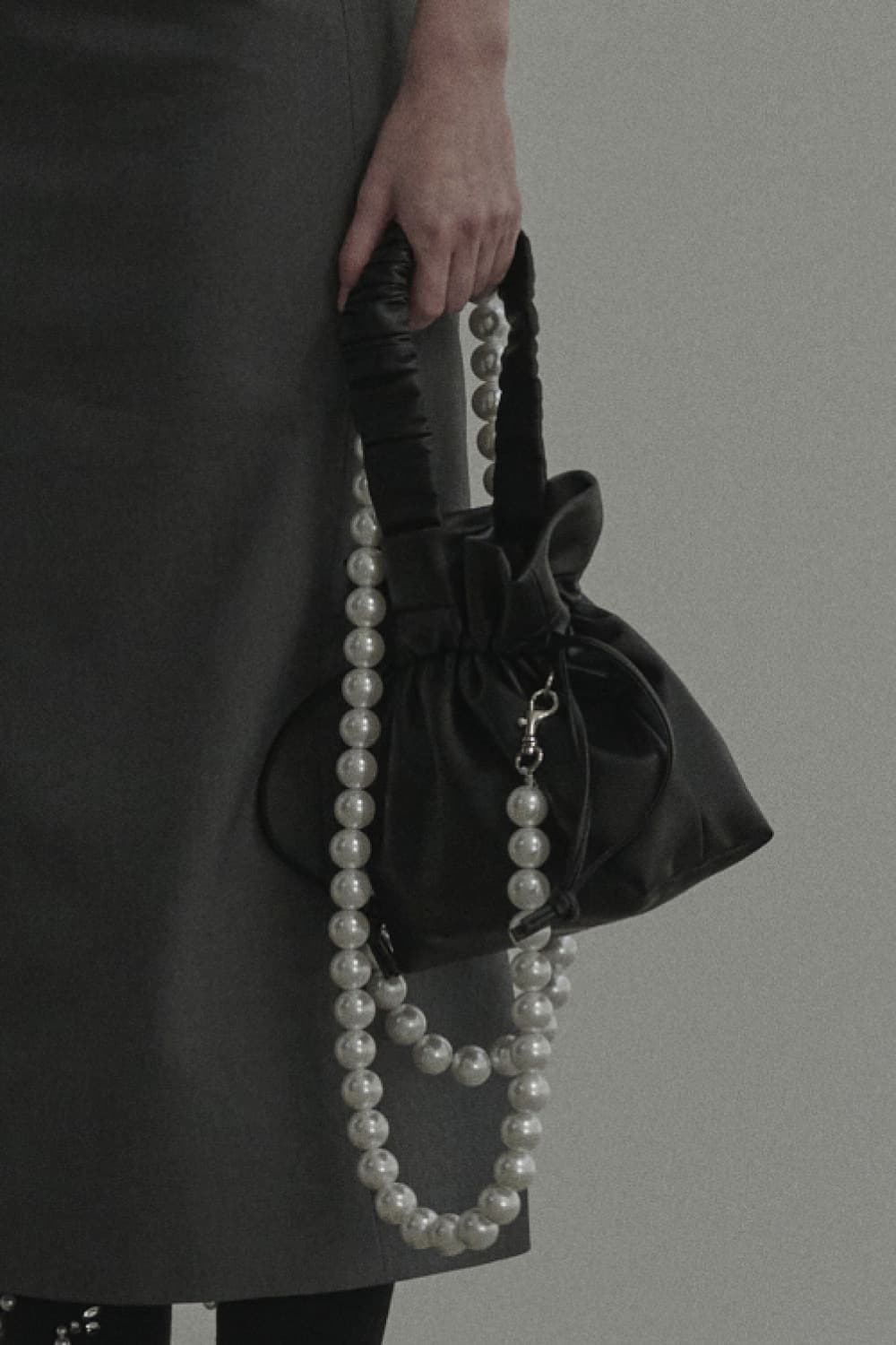 2Way Pearl Mini Pouch Bag - Black