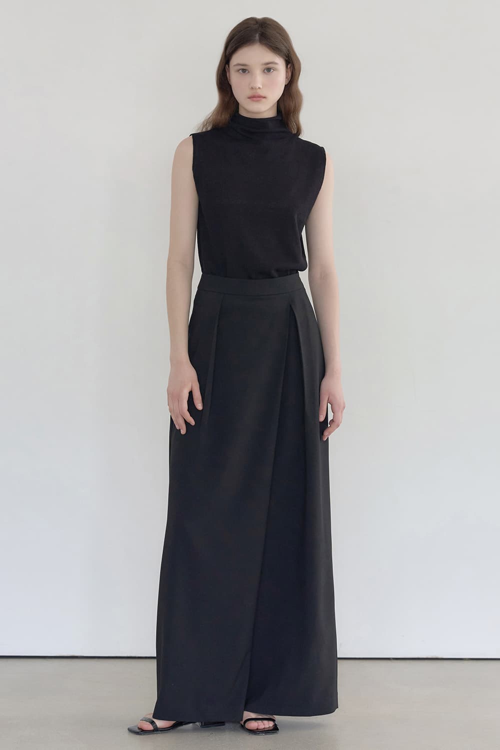 Unbalanced fluid wrap trousers Black [N6MPT05]