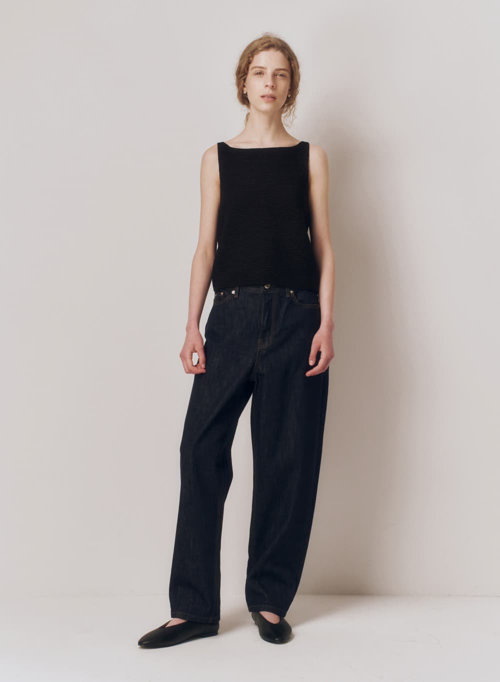 Ami Sleeveless Black