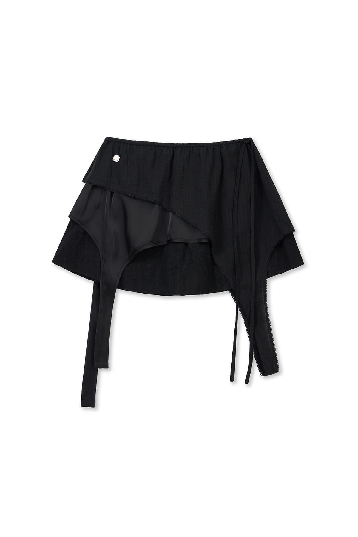 MULTI PANEL LAYERED SKIRT IN BLACK