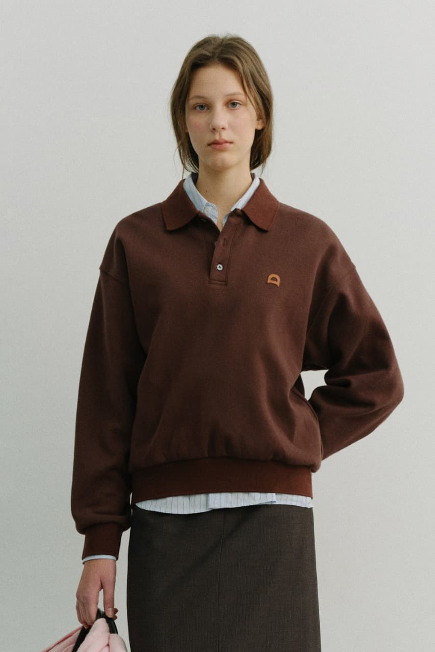 UNISEX LEATHER LOGO COLLARED T-SHIRT BROWN_UDTS6A110W2