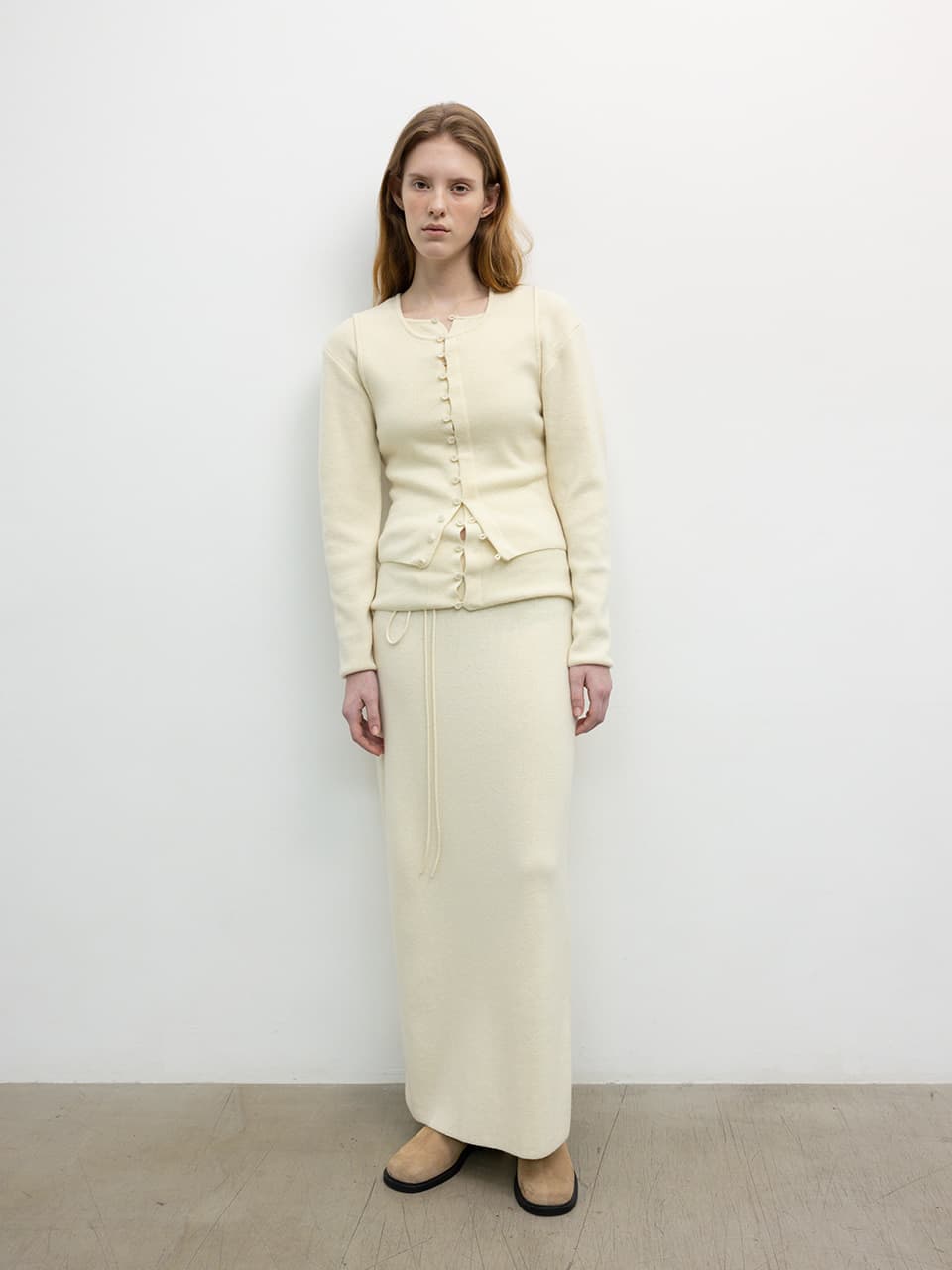 BUTTON DOWN SLEEVELESS KNIT TOP [IVORY]