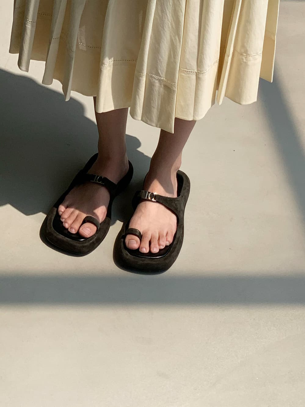 Logo Toe Loop Flip Flop_Black