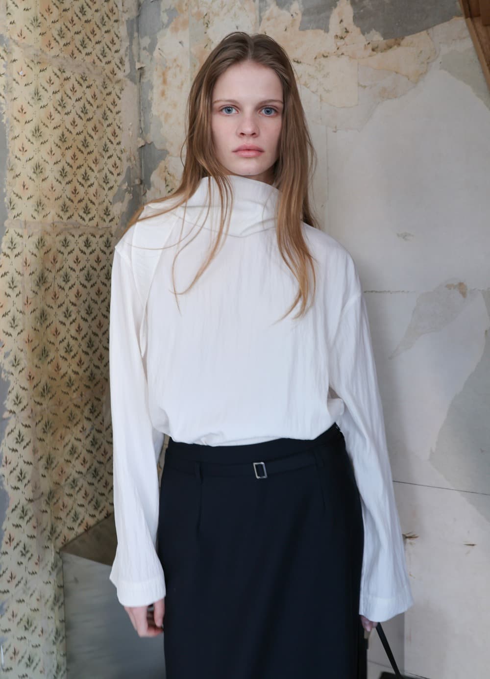 Silky Scarf Blouse - Off White