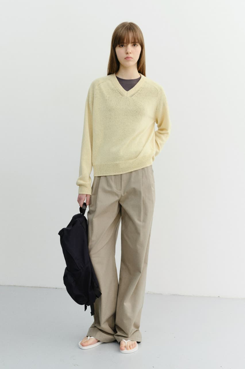 UNISEX V-NECK SWEATER BUTTER_UDSW6B124Y1