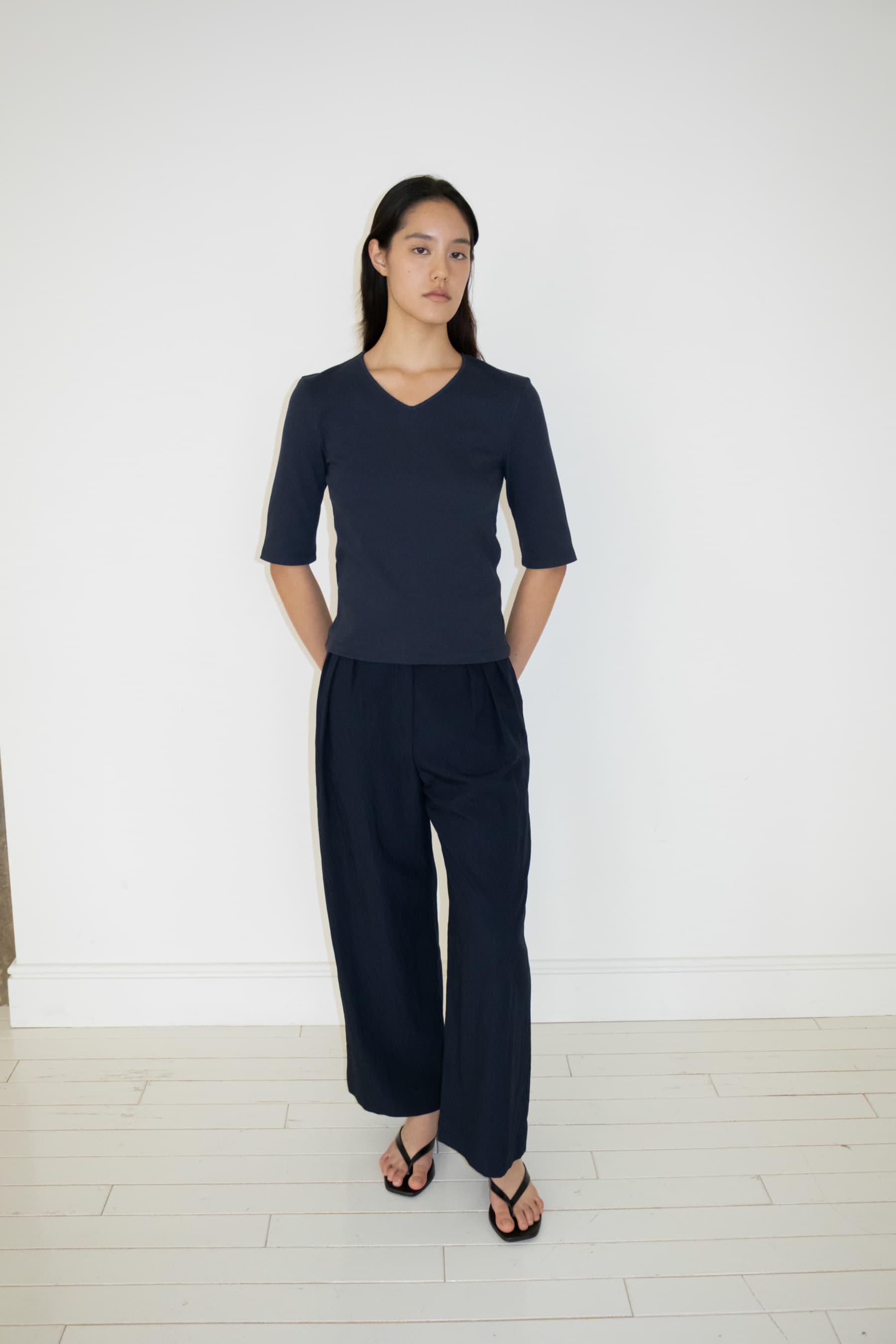 Crisp Pintuck Slacks (Navy)