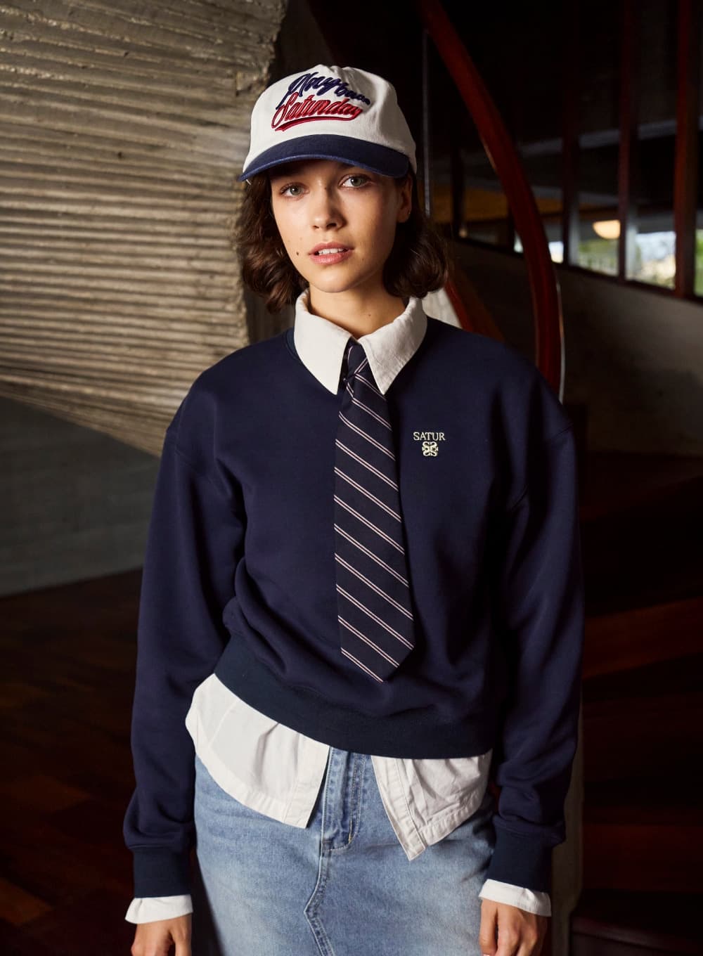 (W) Loren Small Logo Basic Crop Sweatshirt - Navy
