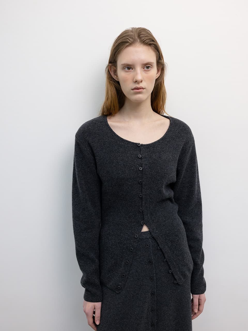 BUTTON DOWN CARDIGAN [CHARCOAL]