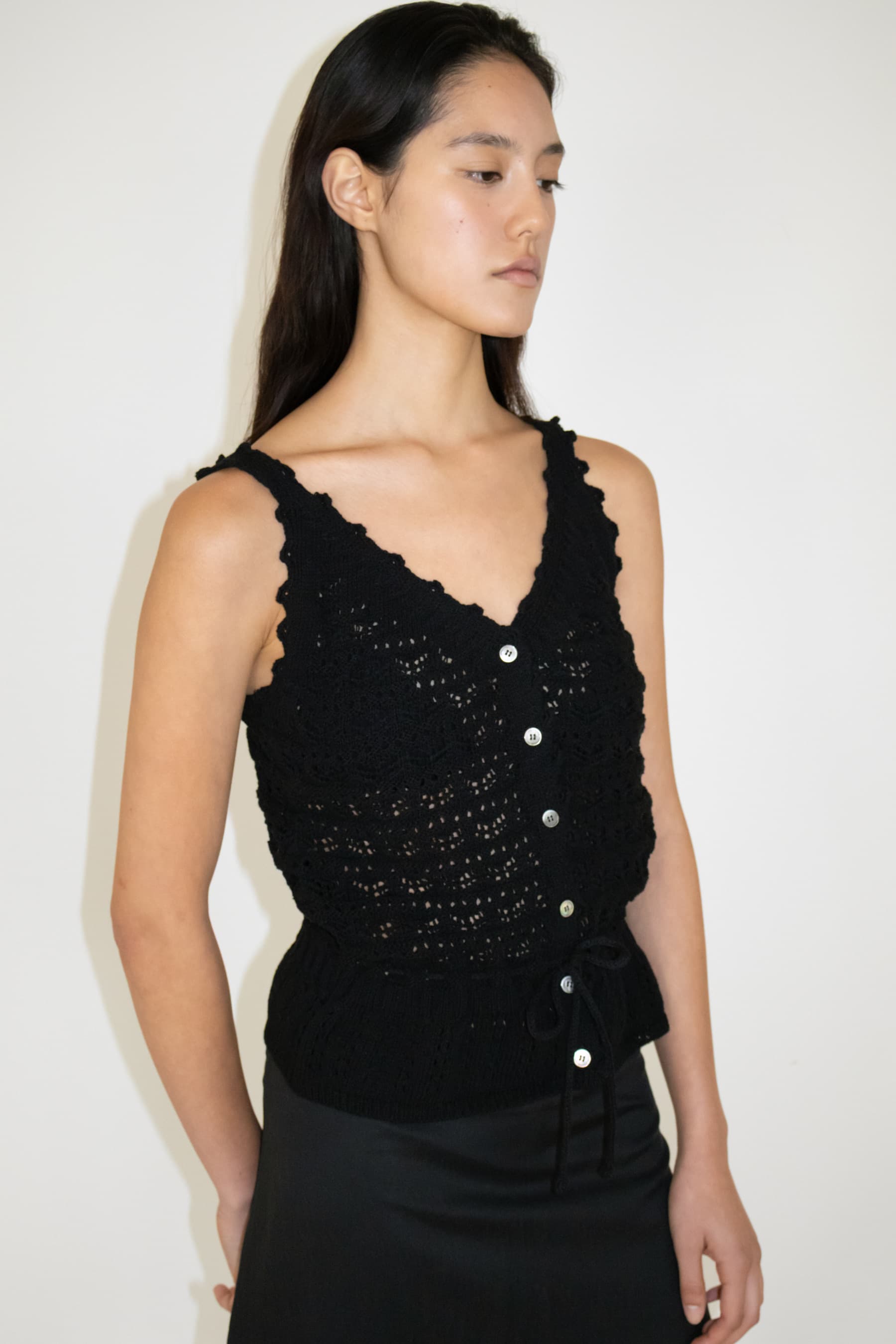 Crochet Button Knit Sleeveless (Black)