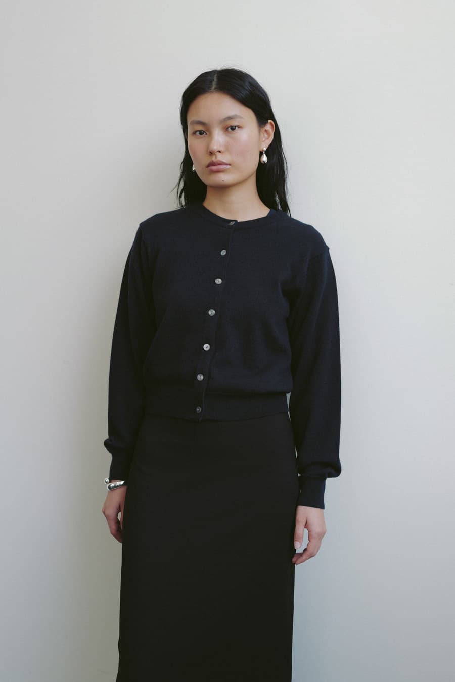 Extra Fine Wool Round Cardigan (Dark Navy)