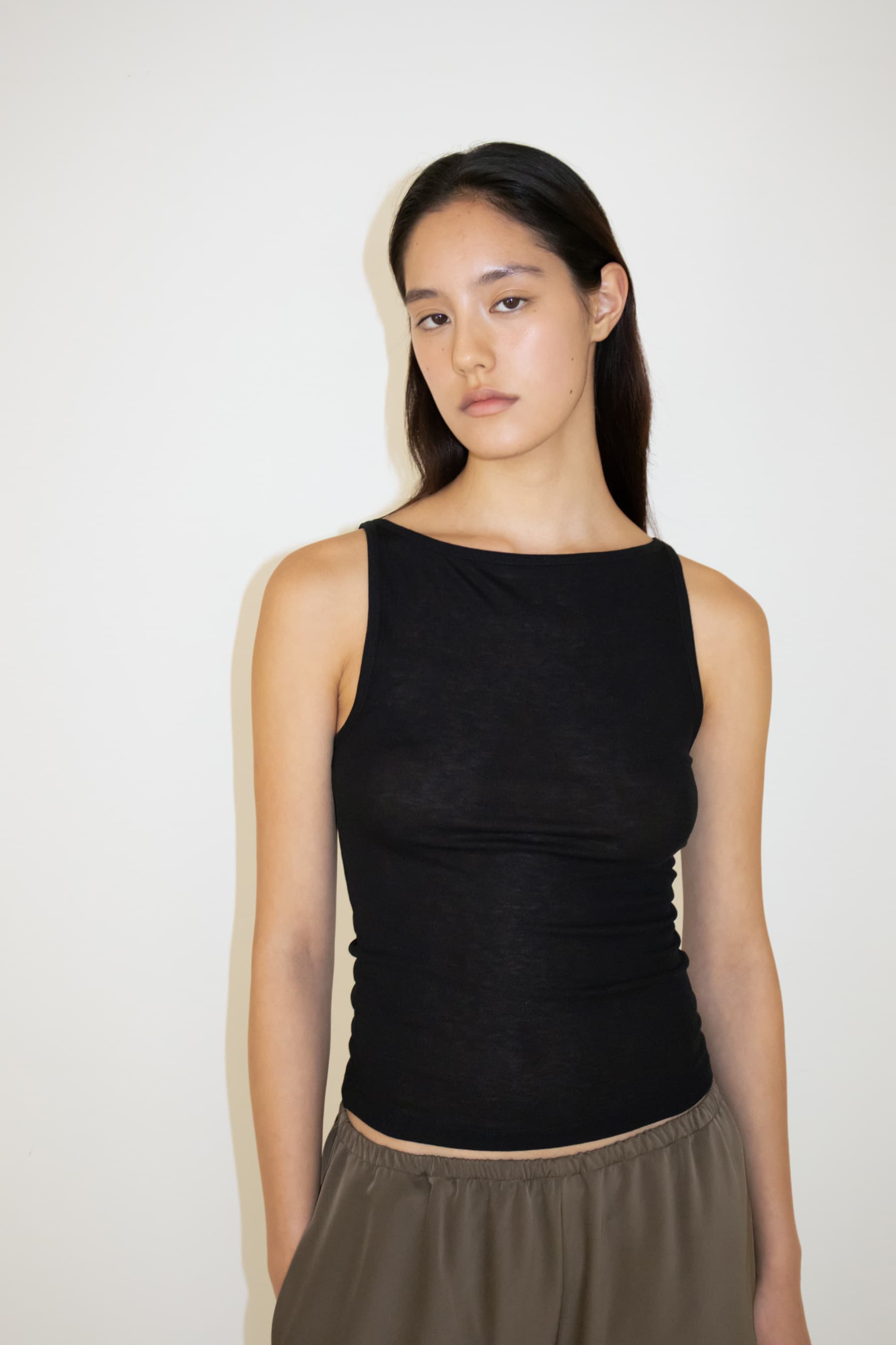 Boat Neck Sleeveless Top (Black)