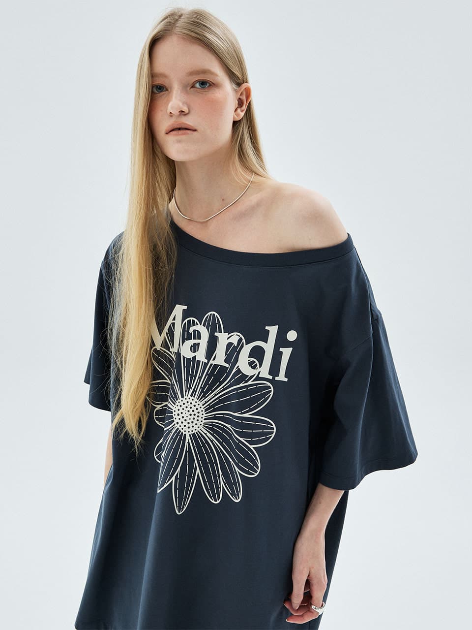 OVERSIZED TSHIRT OFF SHOULDER FLOWERMARDI_VINTAGENAVY BEIGE