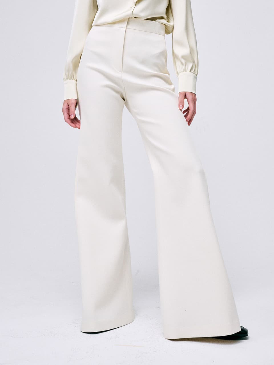 LINE FLARE PANTS_IVORY