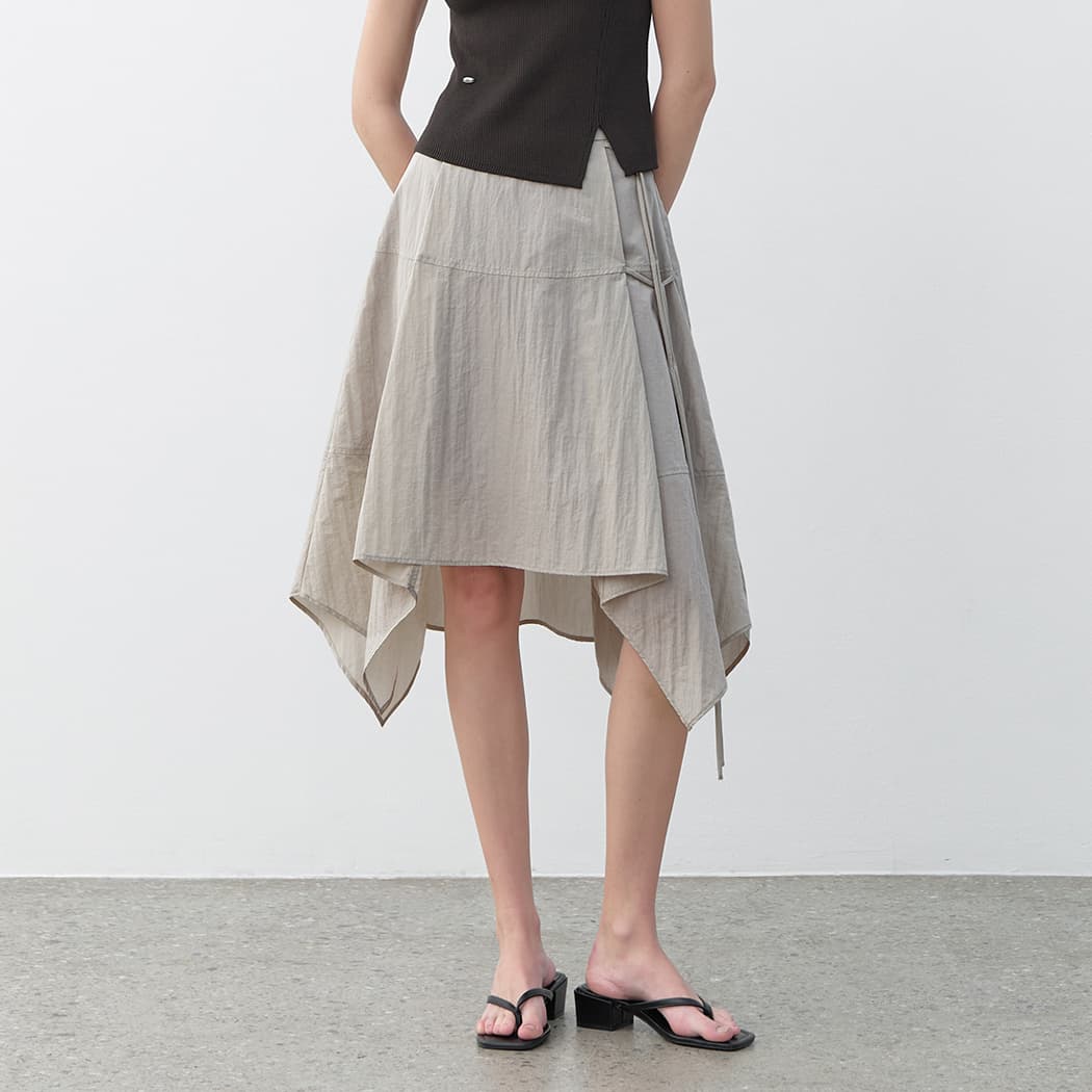 (SK-5011)POINTED HEMLINE FLARE SKIRT