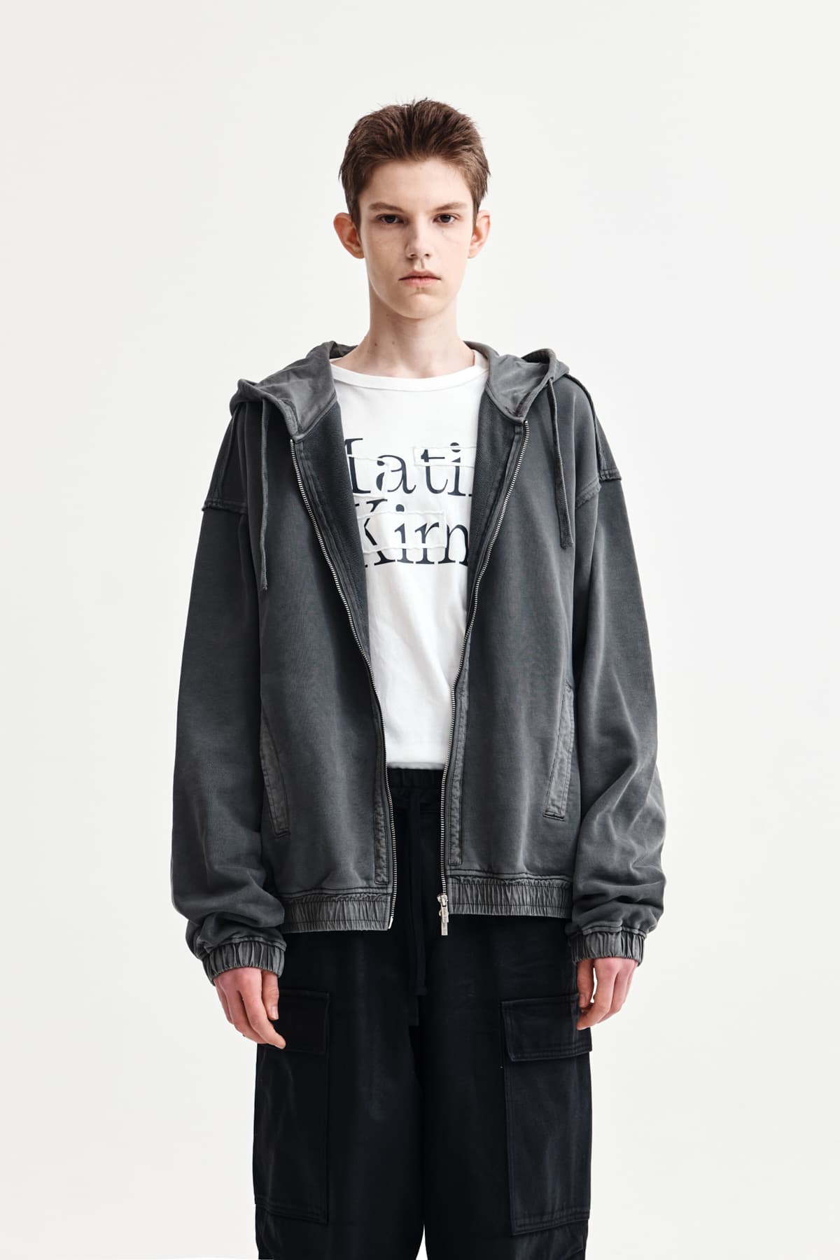 BACK LOGO PIGMENT DYED ZIP UP HOODY FOR MEN IN CHARCOAL